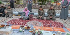 نائب أمير حائل يشارك رجال الأمن إفطارهم في الميدان – أخبار السعودية